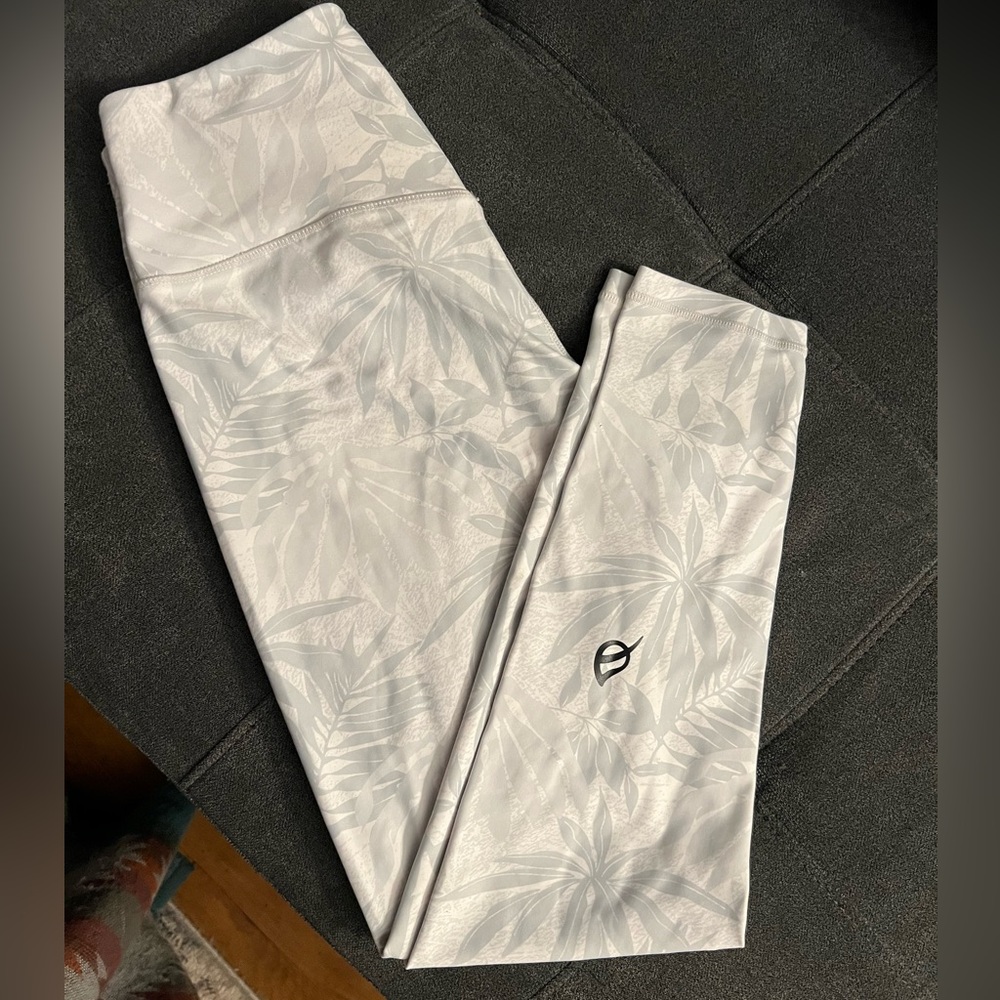 P’tula floral leggings size medium